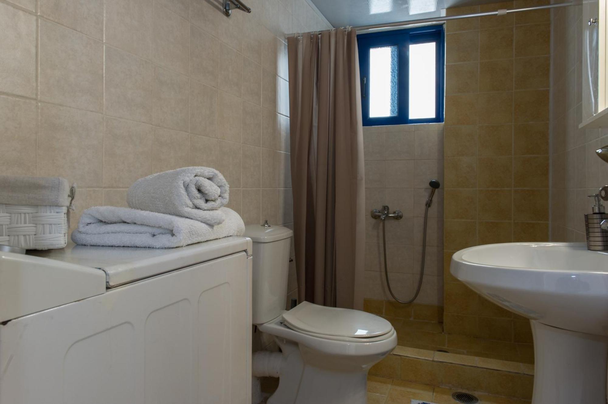 Kamari Blue Apartments กาลามาตา ภายนอก รูปภาพ