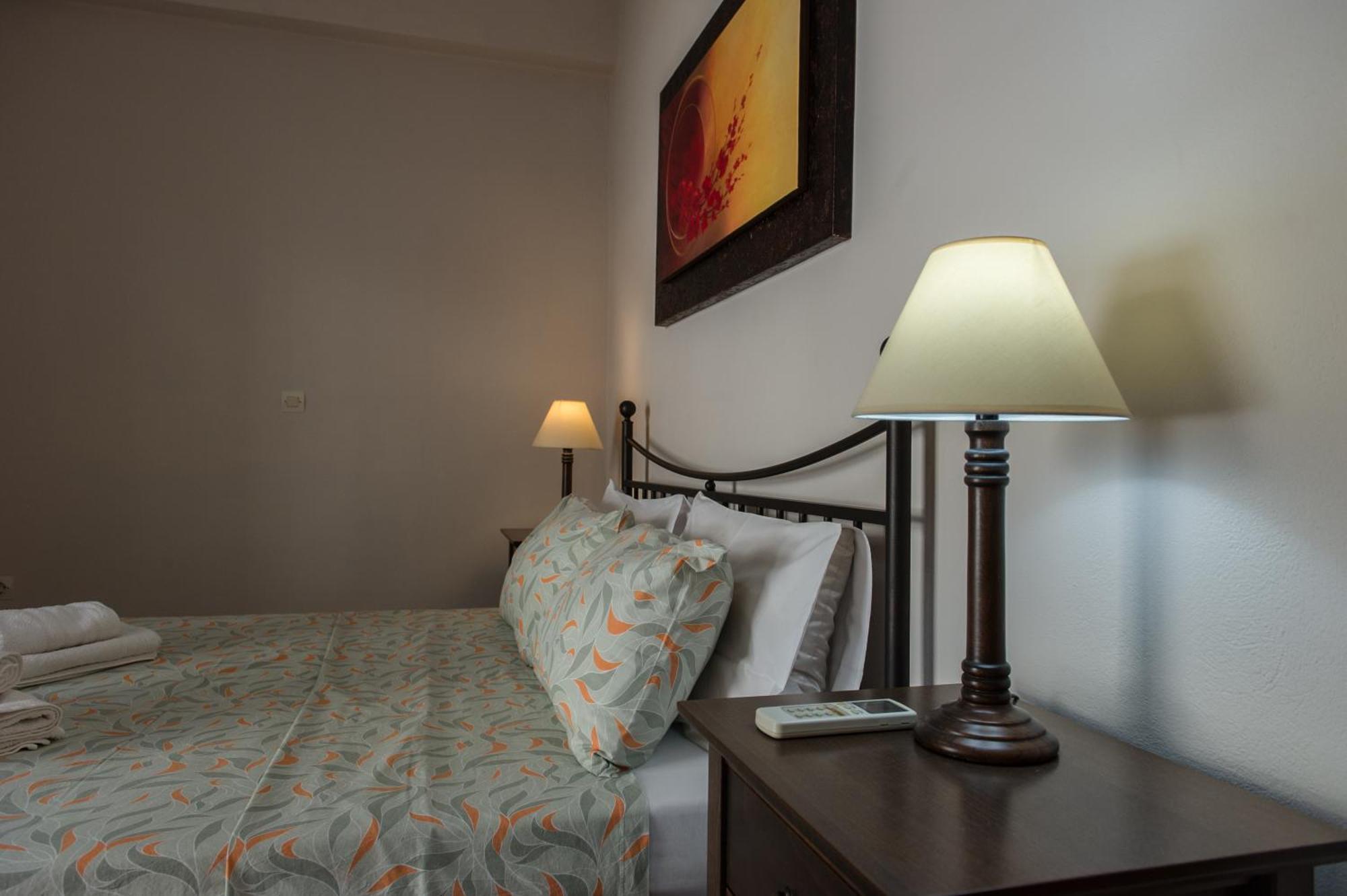 Kamari Blue Apartments กาลามาตา ภายนอก รูปภาพ