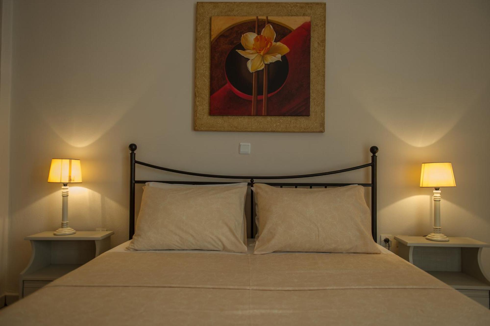 Kamari Blue Apartments กาลามาตา ภายนอก รูปภาพ