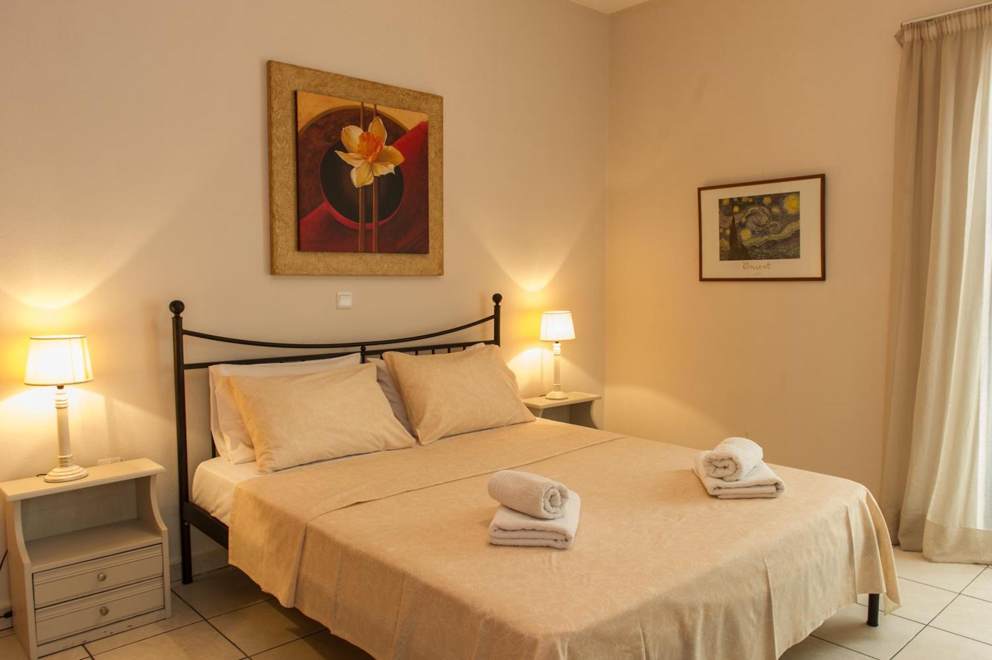 Kamari Blue Apartments กาลามาตา ภายนอก รูปภาพ